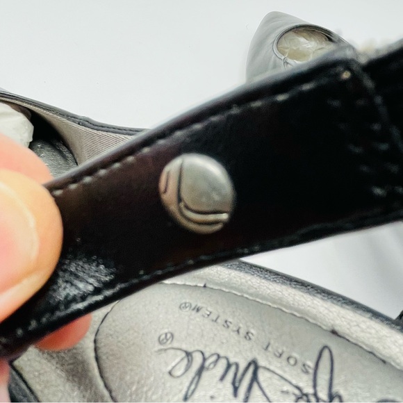 Women’s Life Stride Shena Sling Back (sz 9)
Pre-Owned, Like New - Picture 13 of 14